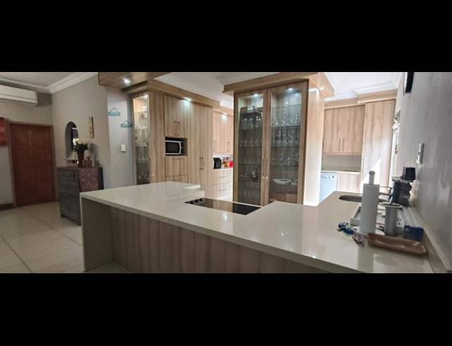 4 BEDROOM HOUSE FOR SALE IN BOOYSENS
